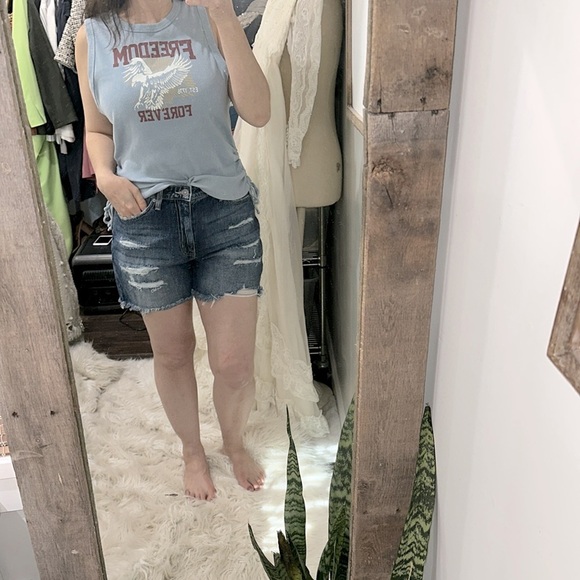 Kancan denim distressed shorts size smalll news 9/28 - Picture 2 of 7